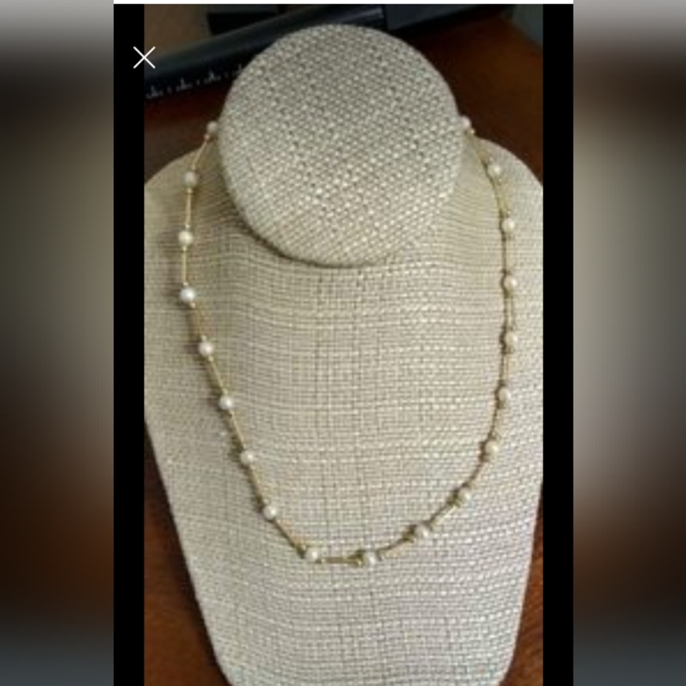 Pearl and gold necklace